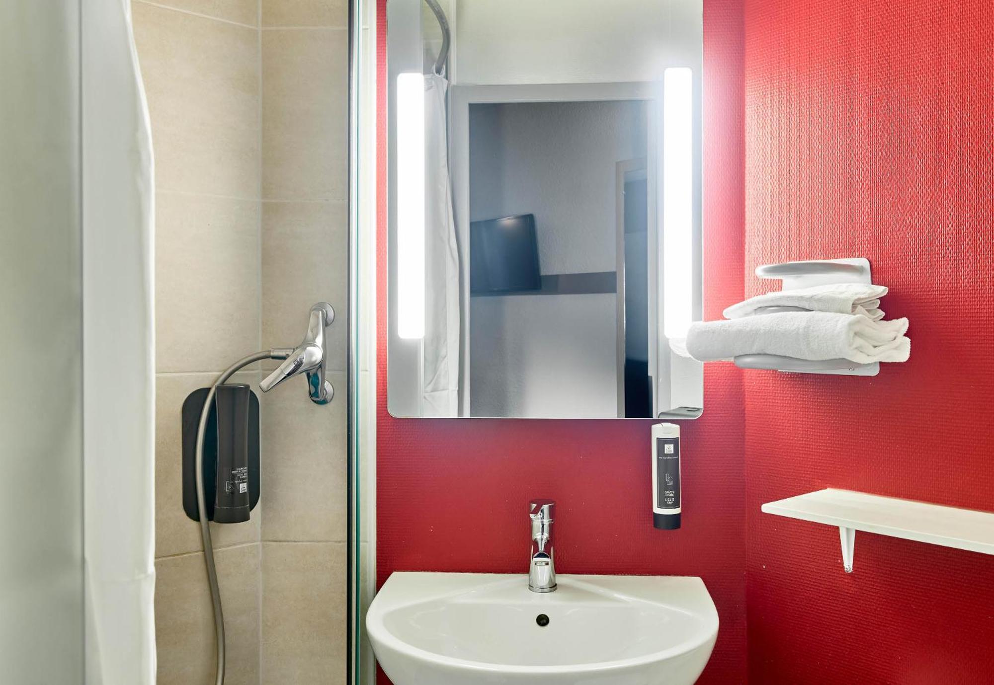 B&B Hotel Saint-Michel Sur Orge Kültér fotó